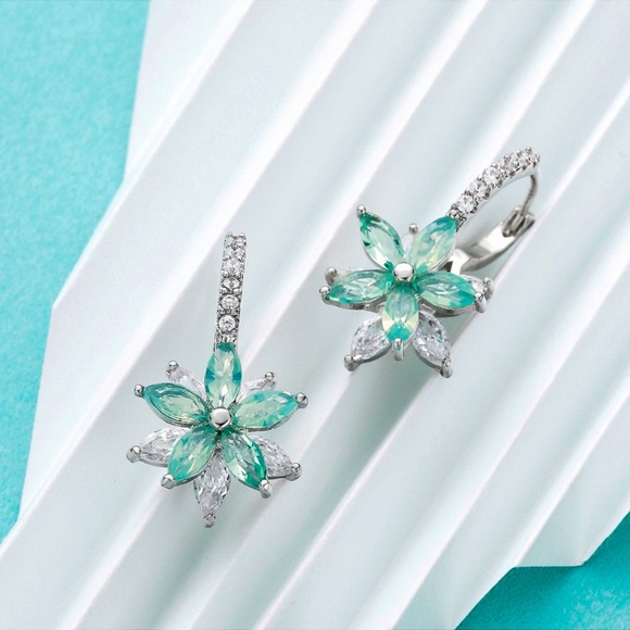 Jewelry - Crystal Pale Green Flower Lever Back Earrings